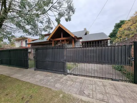 Casa de 4 ambientes - Udaondo