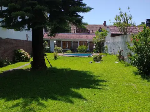 Casa 3 dormitorios, play, gran parque con piscina