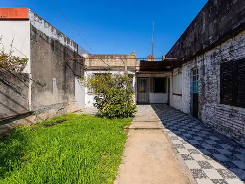 CASA VENTA 3 DORMITORIOS CON PATIO Y COCHERA
