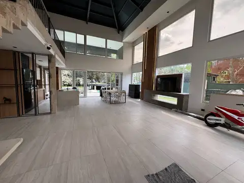 Casa 4 ambientes con 3 baños