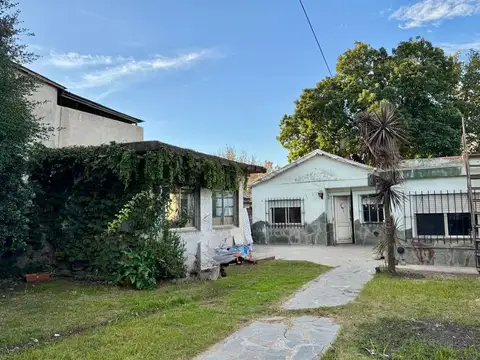 VENTA CASA 3 AMBIENTES C/PATIO - LA REJA