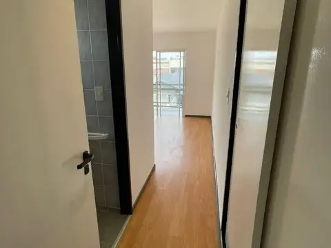 Departamento en Alquiler en Bernal, $ 450.000