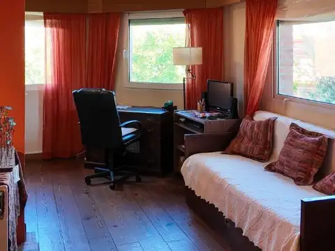 Casa en Venta con 4 cocheras