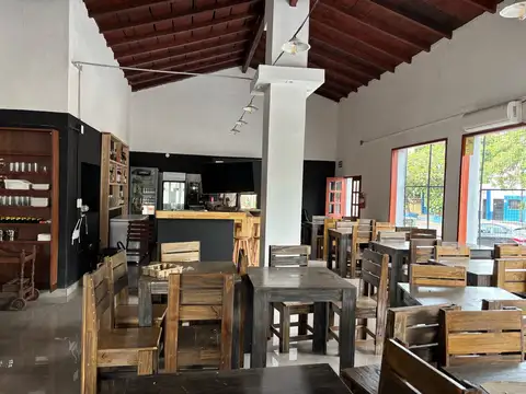 Centenario y Lavalle en esquina