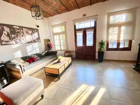 Casa 4 ambientes con 3 baños