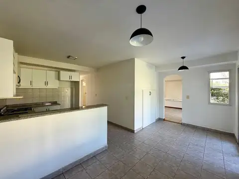 Casa 6 ambientes con 4 baños