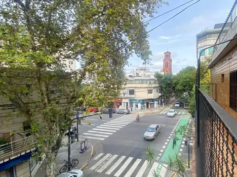 Depto Tipo Casa en Alquiler de 4 ambientes