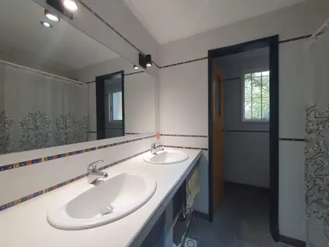 CASAQUINTA EN VENTA - BARRIO EL CAZADOR   -   ID 5008