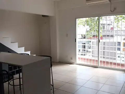 Avda. La Plata 2400, Piso 1