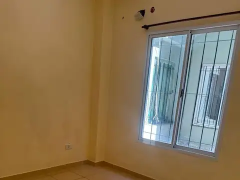 Departamento en Alquiler en José Clemente Paz, $ 350.000