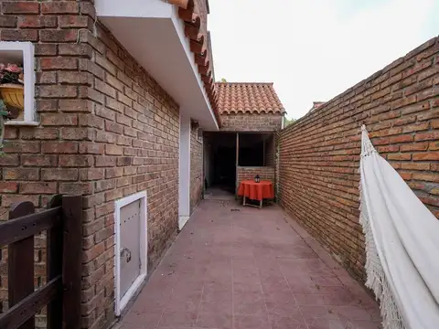 Venta  Casa en Shangrilá Sur 4 dorm, Piscina