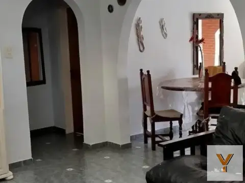 Casa en venta - 2 Dormitorios 1 Baño - Isidro Casanova