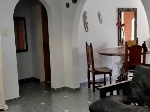 Casa en venta - 2 Dormitorios 1 Baño - Isidro Casanova