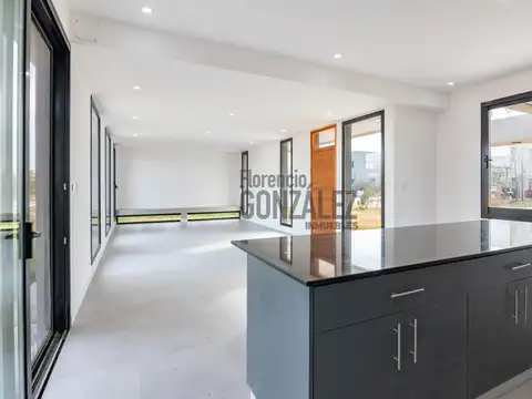 HERMOSA CASA SOBRE LOTE DE 700 M2