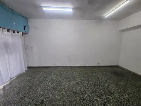 Local comercial al frente