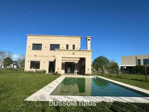 Casa a la venta  4 habitaciones Araucarias Puertos Escobar