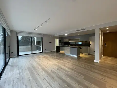 Departamento en Alquiler con 2 cocheras