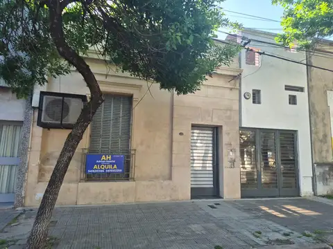 Casa dos dormitorios, garage en Barrio Arroyito