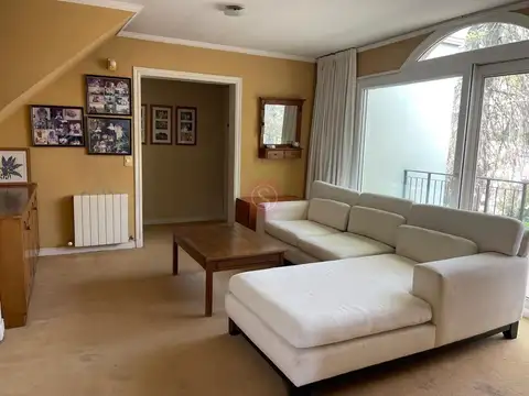 Casa 7 ambientes con 4 baños