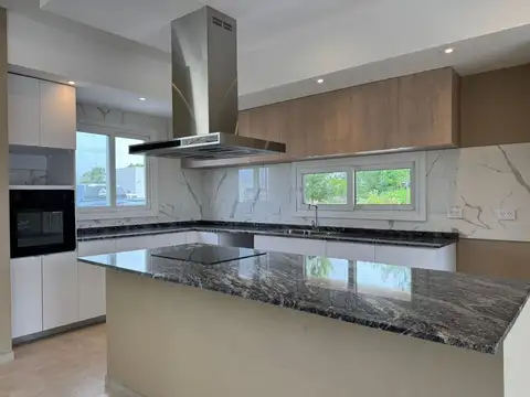 Avenida Juan Pablo II 1600