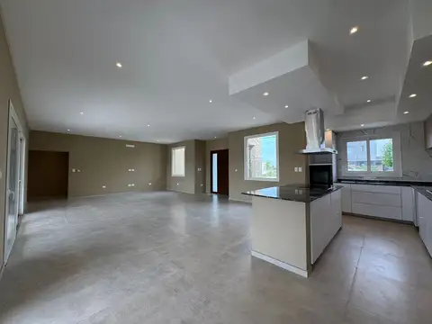 Casa en Alquiler en Fincas de San Vicente, USD 1.800