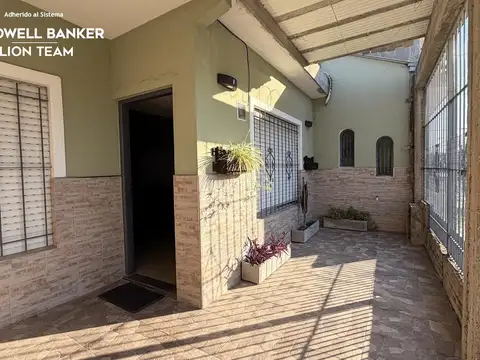 Casa 3 ambientes con 2 baños