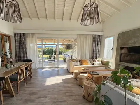 VENTA CASA 4 AMB, JARDIN, PILETA en EL CANTÓN, PUERTO. ESCOBAR, GBA NORTE