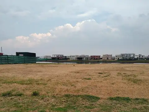 Lote en Venta al Lago  en Riberas- Puertos