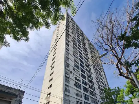 VENTA 2 AMB CON COCHERA EN TORRE C/LAVADERO Y LUZ