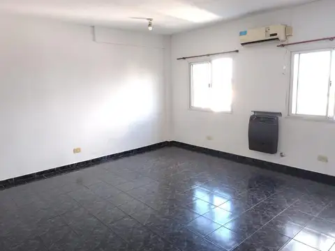 Departamento en Alquiler en Morón, $ 300.000