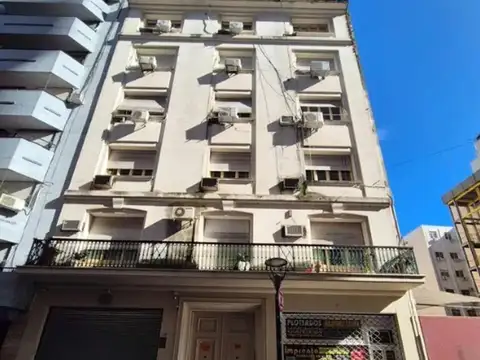 Maipú 700