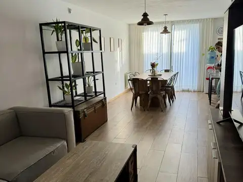 Casa en Alquiler de 3 dormitorios