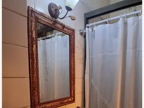Casa 6 ambientes con 2 baños