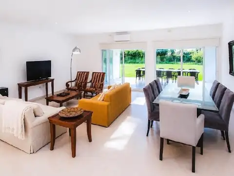 Casa en Alquiler Temporal en Santa Juana, USD 2.200