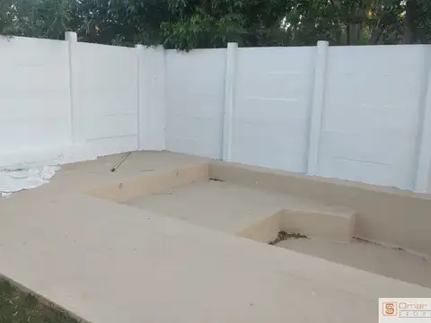Casa en Alquiler con 3 cocheras