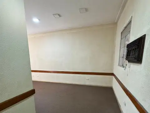 Oficina 3 ambientes con 1 baño