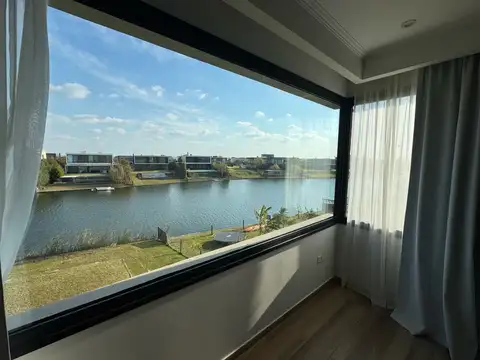 Alquier Casa 5 ambientes mas dependencias barrio Marinas Puertos del Lago