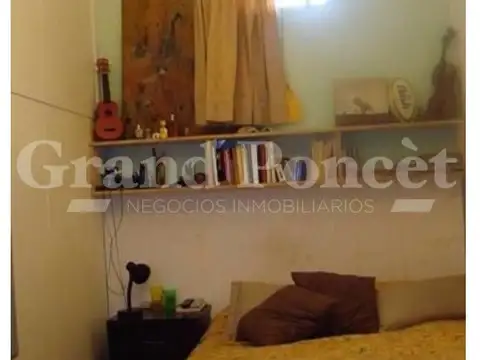 Depto Tipo Casa en Venta 80 años