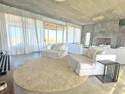 Sobre la arena, en Santa Mónica. José Ignacio. Vista al MAR. Venta Casa Maldonado, Uruguay