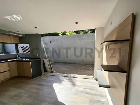 Casa 3 ambientes con 2 baños