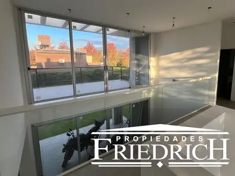 Casa 4 ambientes con 3 baños