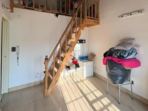 Casa en venta con local sobre avenida en Moreno