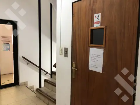 Oficina 55 ambientes con 5 baños