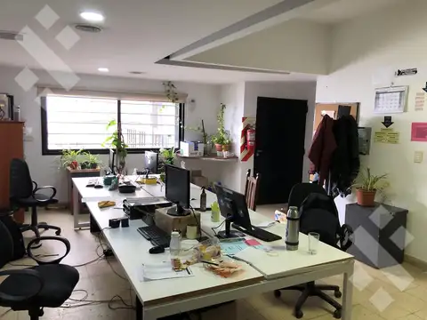 VENTA EDIFICIO DE OFICINAS Y LOCALES COMERCIALES