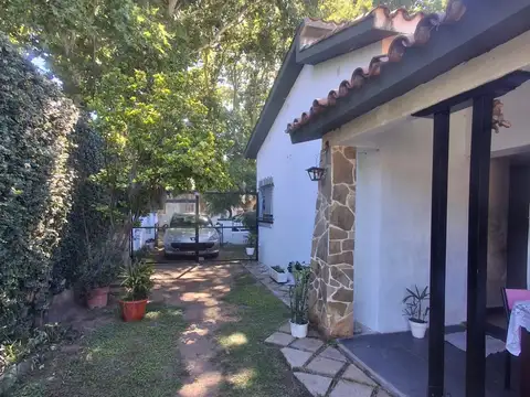 PRECIO REBAJADO   462 M2 EN LOTE DE TERRENO -  CORAZÓN DE BARRIO CENTRO - "A REFACCIONAR"