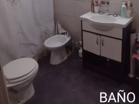 OPORTUNIDAD EN PLENO CORAZÓN DE BARRIO CENTRO - "A REFACCIONAR"