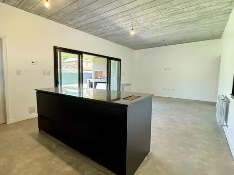 Casa 4 ambientes con 3 baños