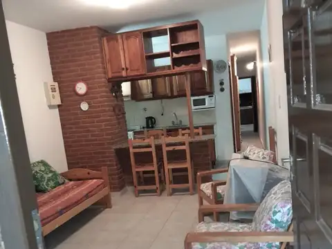 VENDO DEPTO. IMPEC 2AMB Y MEDIO CON ESP. P/AUTO PRIVADO V3803