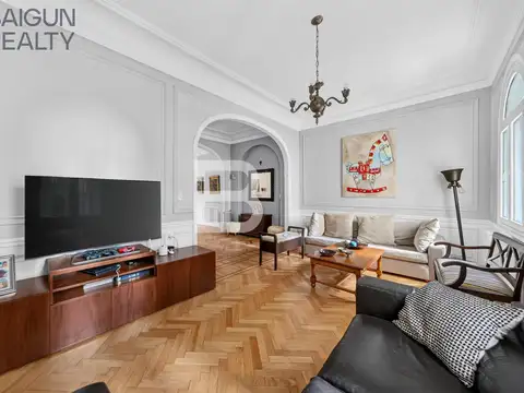 Venta Casa de 5 ambientes con dependencia en Belgrano