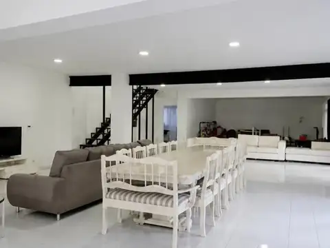 Casa 5 ambientes con 5 baños